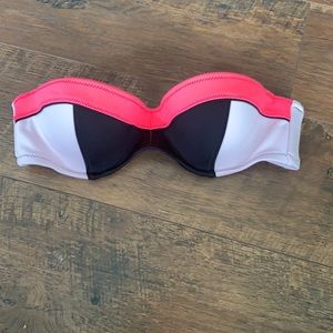 34B Victoria Secret strapless swimsuit top